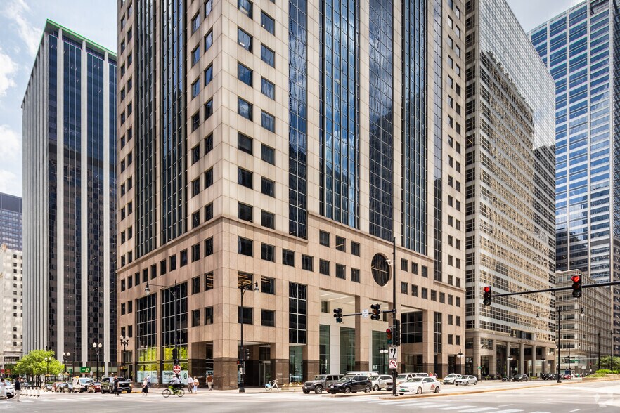 123 N Wacker Dr, Chicago, IL à louer - Photo principale - Image 1 de 15