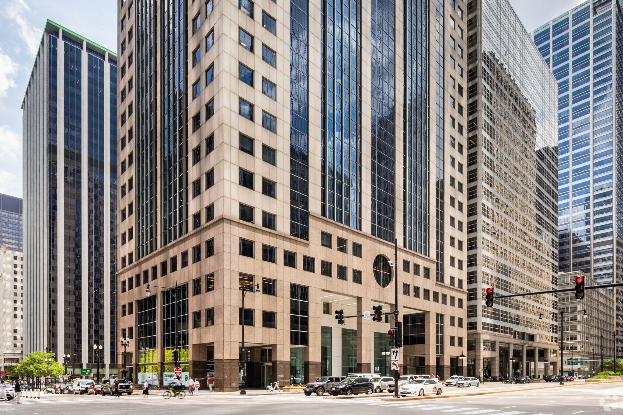 123 N Wacker Dr, Chicago, IL à louer Photo principale- Image 1 de 16