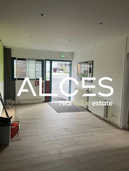 Flex in Eysines for lease - Interior Photo - Image 2 of 3