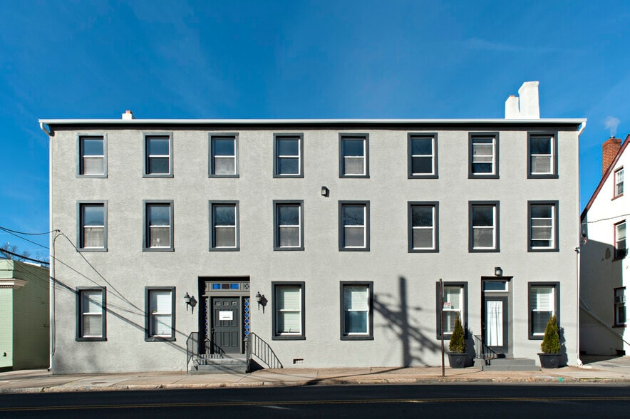 9-11 Garden St, Mount Holly, NJ à louer - Photo du bâtiment - Image 1 de 4