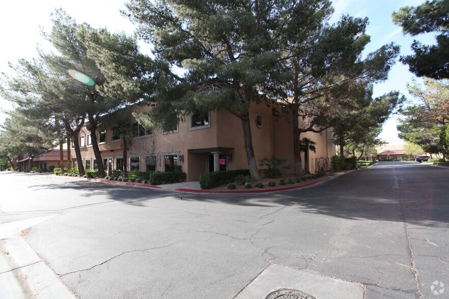 175 E Reno Ave, Las Vegas, NV à louer - Photo principale - Image 1 de 13