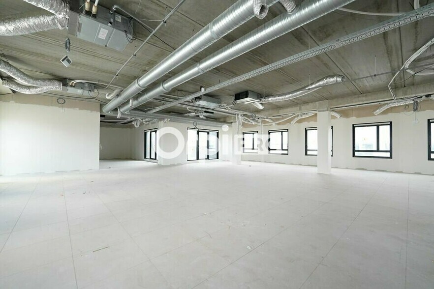 Office in Genas for lease - Interior Photo - Image 3 of 9
