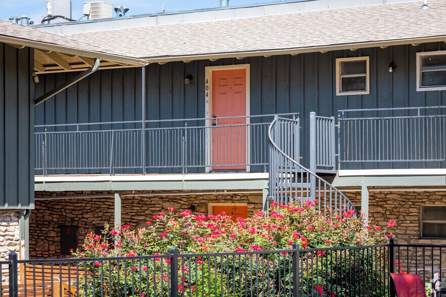 7314-100 Oak Manor Dr, San Antonio, TX à vendre - Photo du bâtiment - Image 3 de 24