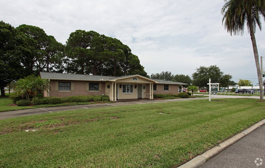 605 Palm Blvd, Dunedin, FL for sale - Building Photo - Image 3 of 7