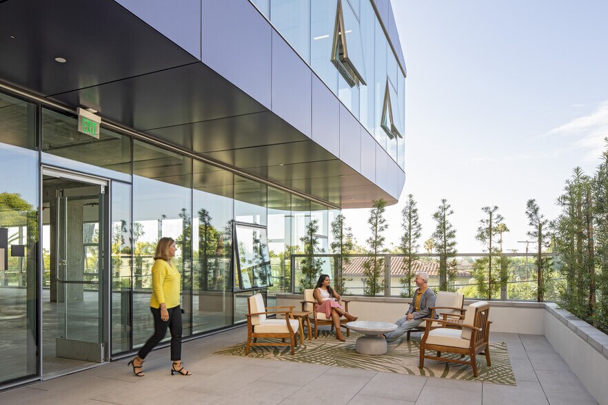 9000 Wilshire Blvd, Beverly Hills, CA à louer - Photo du bâtiment - Image 2 de 15