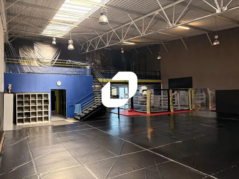 Retail in Pessac for lease Interior Photo- Image 1 of 10