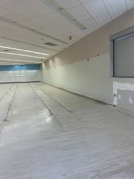 7880 Moffett Rd, Semmes, AL à louer - Photo intérieure - Image 3 de 9