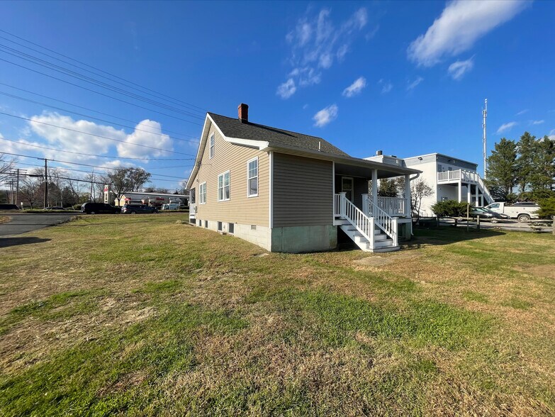 3167 Solomons Island Rd, Edgewater, MD à louer - Photo du bâtiment - Image 2 de 2