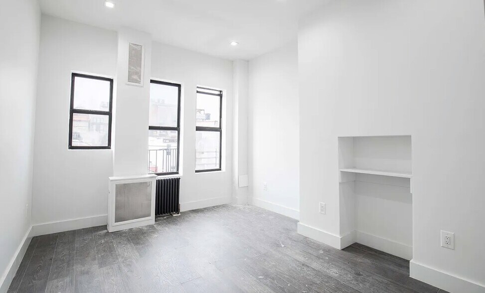 1365 Dekalb Ave, Brooklyn, NY à vendre - Photo du bâtiment - Image 2 de 7