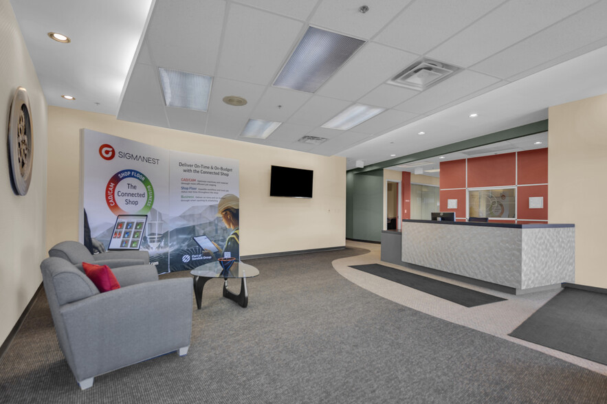 1445 Kemper Meadow Dr, Cincinnati, OH à vendre - Photo du bâtiment - Image 3 de 34