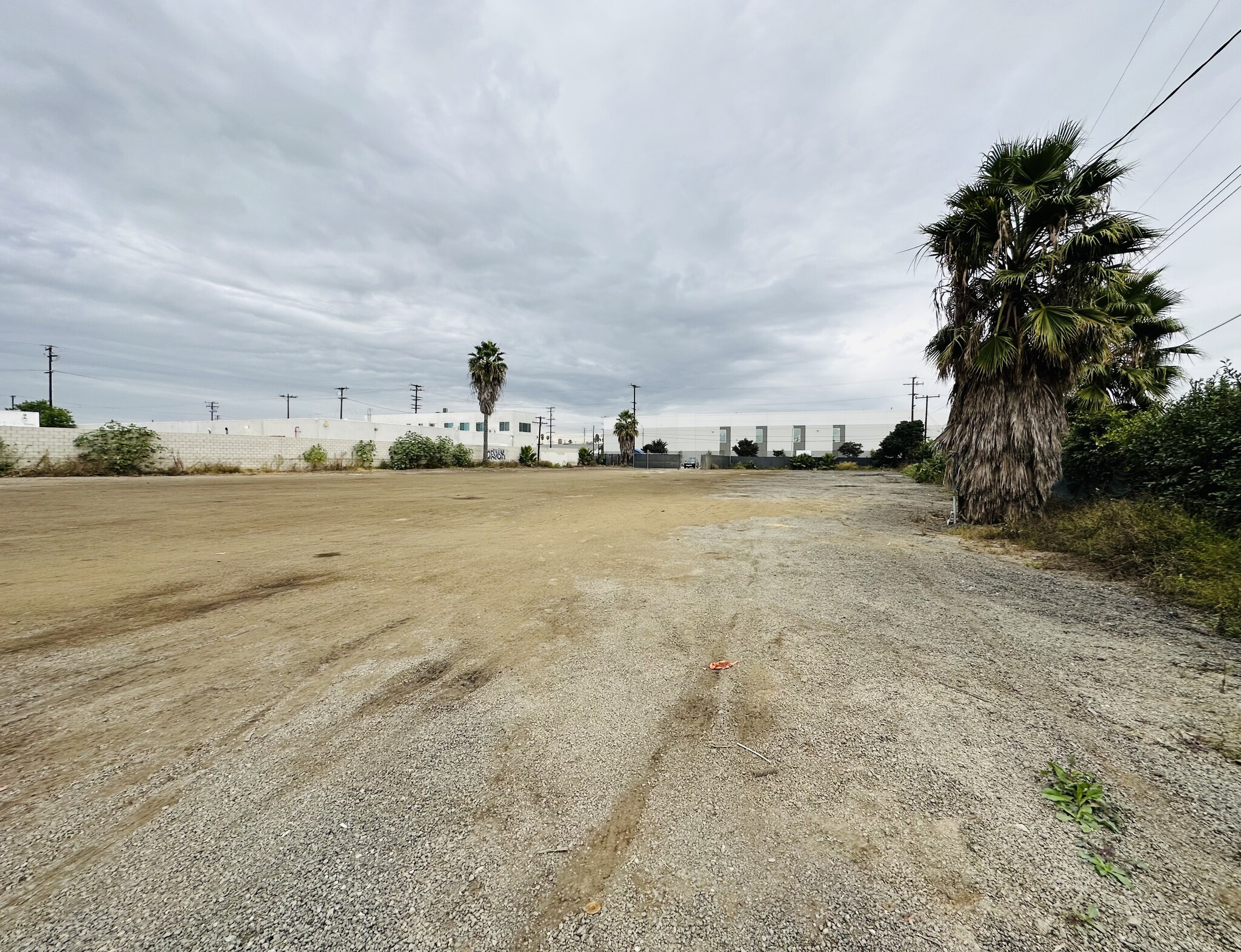 15413 S San Pedro St, Los Angeles, CA for lease Building Photo- Image 1 of 5