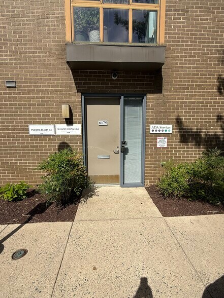 6175 Executive Blvd, Rockville, MD à louer - Photo du bâtiment - Image 1 de 9
