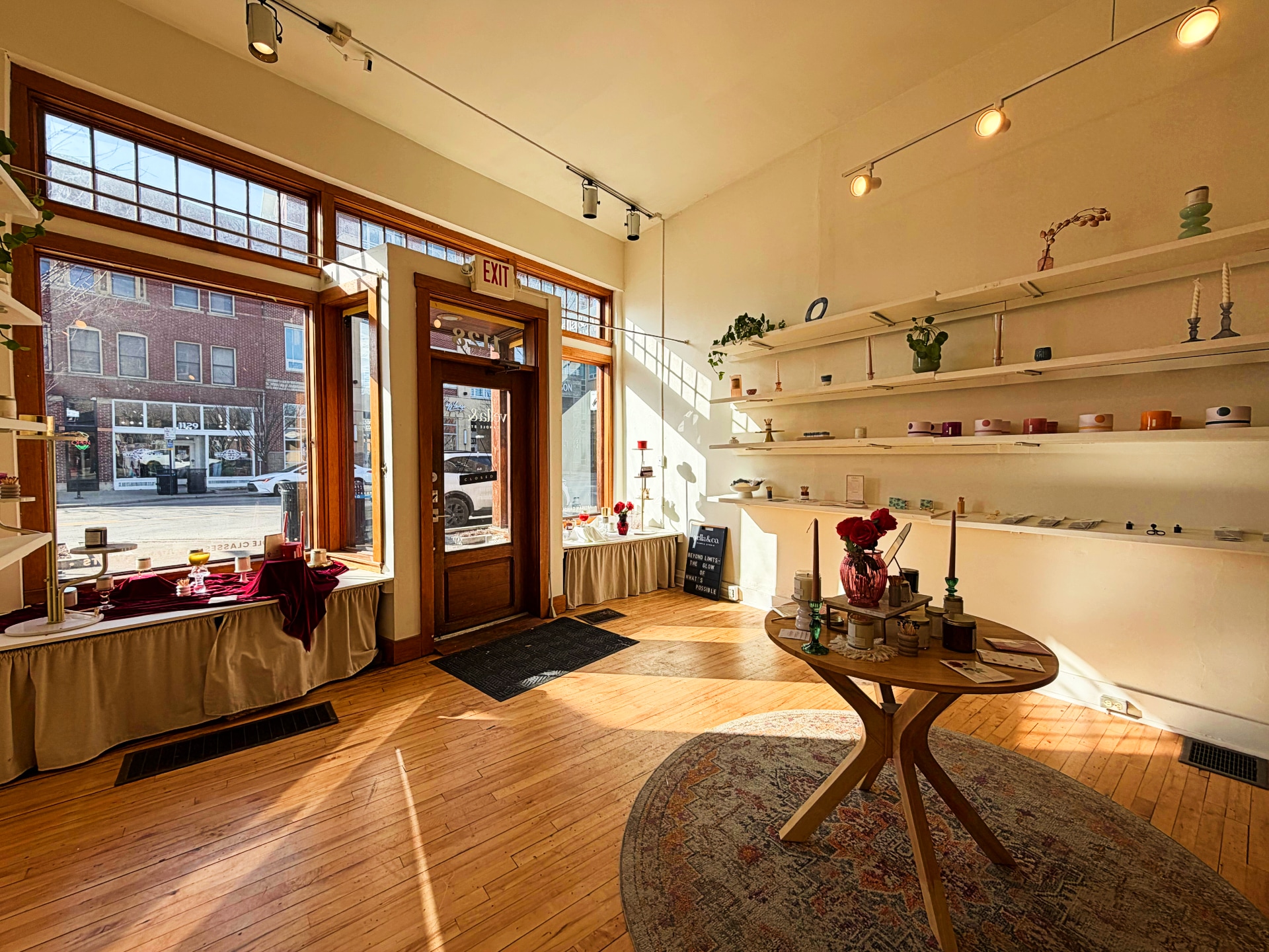 1128-1130 N High St, Columbus, OH for lease Interior Photo- Image 1 of 3