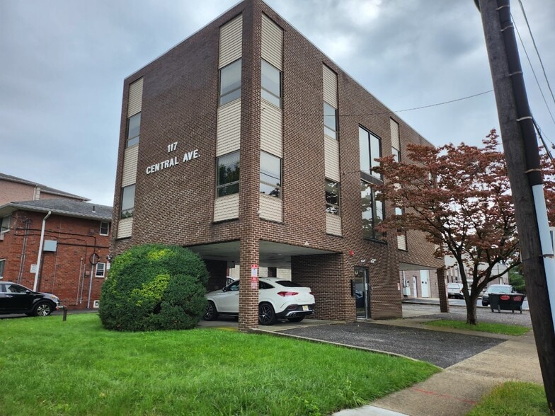 117 Central Ave, Hackensack, NJ for sale - Building Photo - Image 1 of 14