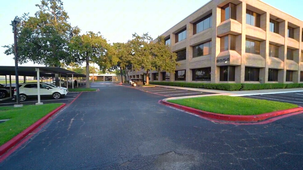 8554 Katy Fwy, Houston, TX à louer - Vidéo sur l’inscription commerciale - Image 2 de 22