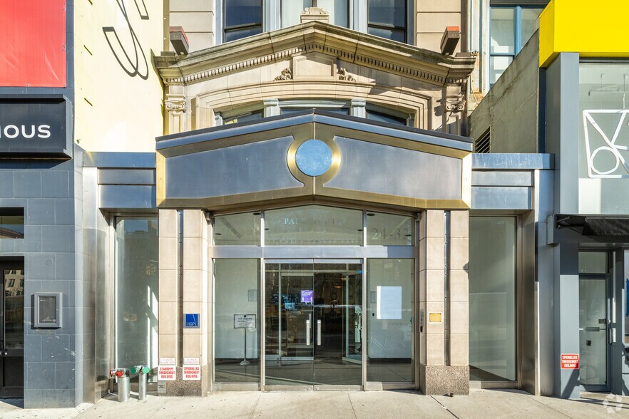 24-32 Union Sq E, New York, NY à louer - Photo du bâtiment - Image 2 de 4