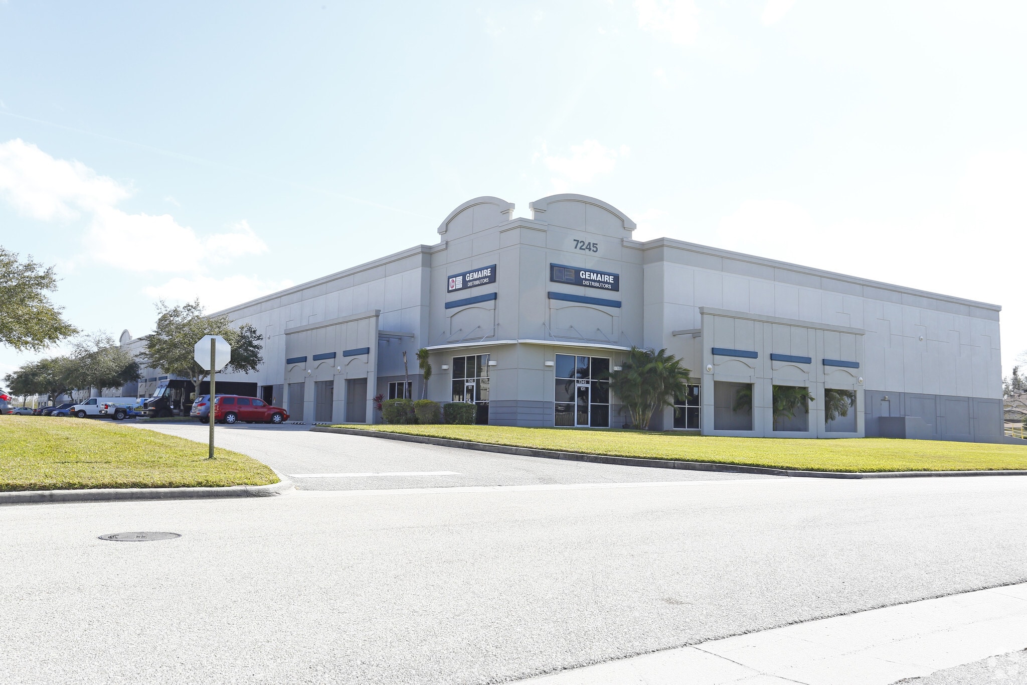 7245 16th St E, Sarasota, FL for lease Primary Photo- Image 1 of 20