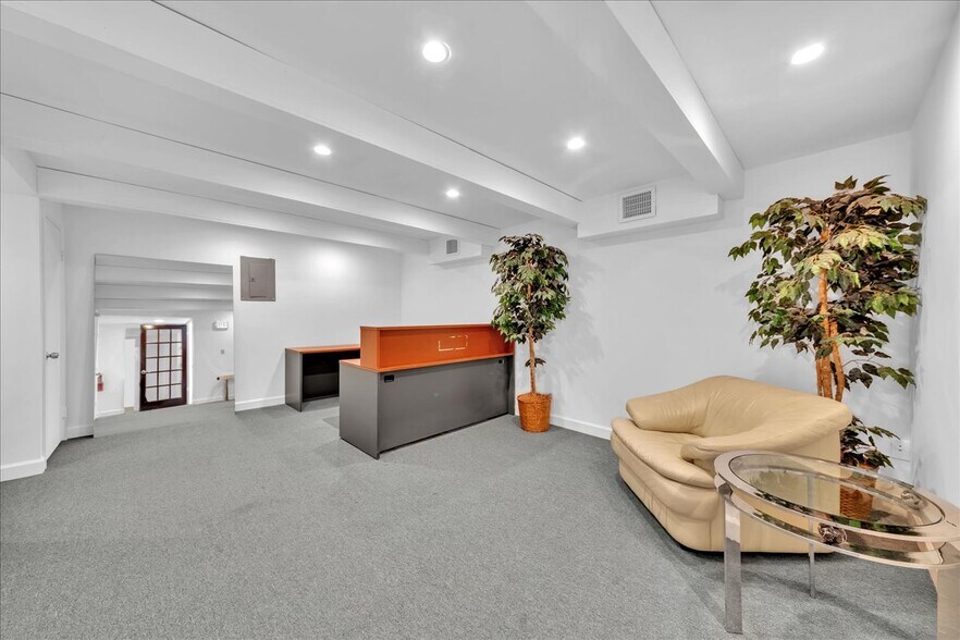 500 NE 25th St, Pompano Beach, FL à louer - Photo intérieure - Image 3 de 39