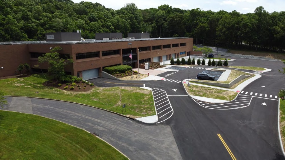 1 Zeiss Dr, Thornwood, NY for lease - Building Photo - Image 3 of 8