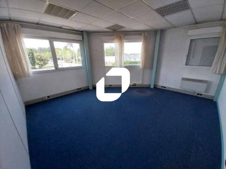 Bureau dans Eysines à louer - Photo intérieure - Image 3 de 10