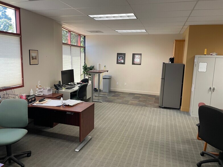 2353 S Broadway, Santa Maria, CA à louer - Photo du bâtiment - Image 3 de 7