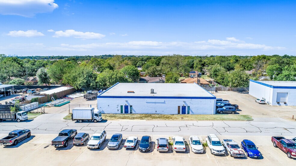 5105 Commercial Dr, North Richland Hills, TX for sale - Building Photo - Image 3 of 6