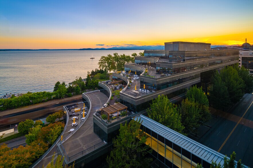 3131 Elliott Ave, Seattle, WA à louer - Photo du bâtiment - Image 3 de 8