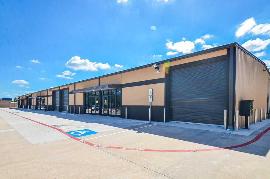 17625 Kieth Harrow Blvd, Houston, TX à louer - Photo du bâtiment - Image 2 de 21