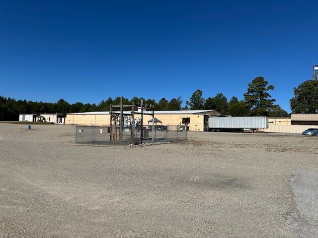 929 Firetower Rd, Yanceyville, NC à vendre - Photo du bâtiment - Image 2 de 23