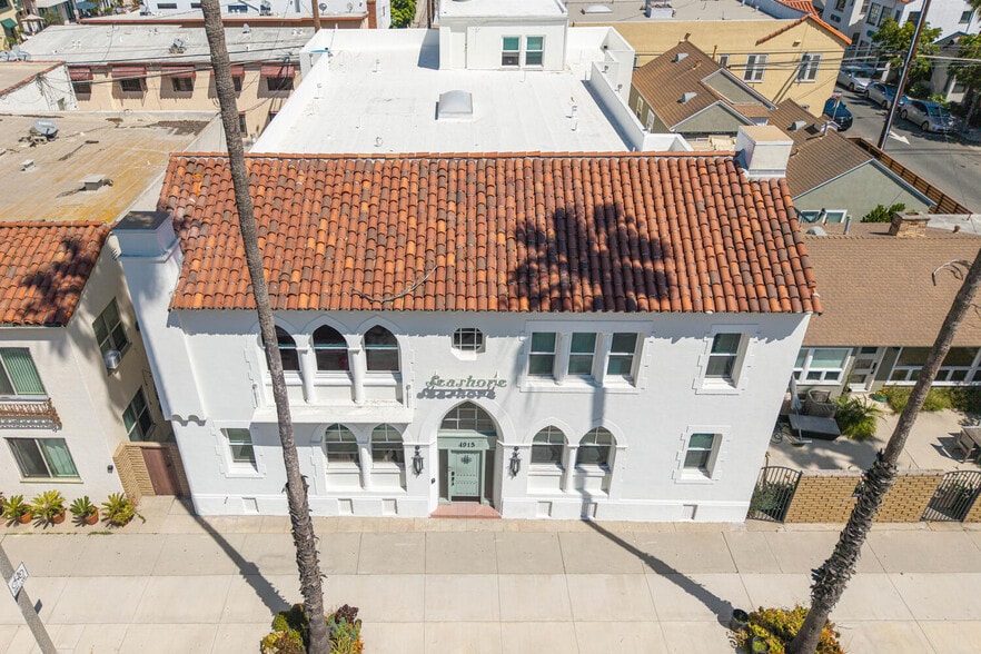 4915 E Ocean Blvd, Long Beach, CA à vendre - Photo du bâtiment - Image 3 de 10