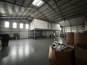 Flex dans Carrières-sur-Seine à louer Photo intérieure- Image 1 de 5