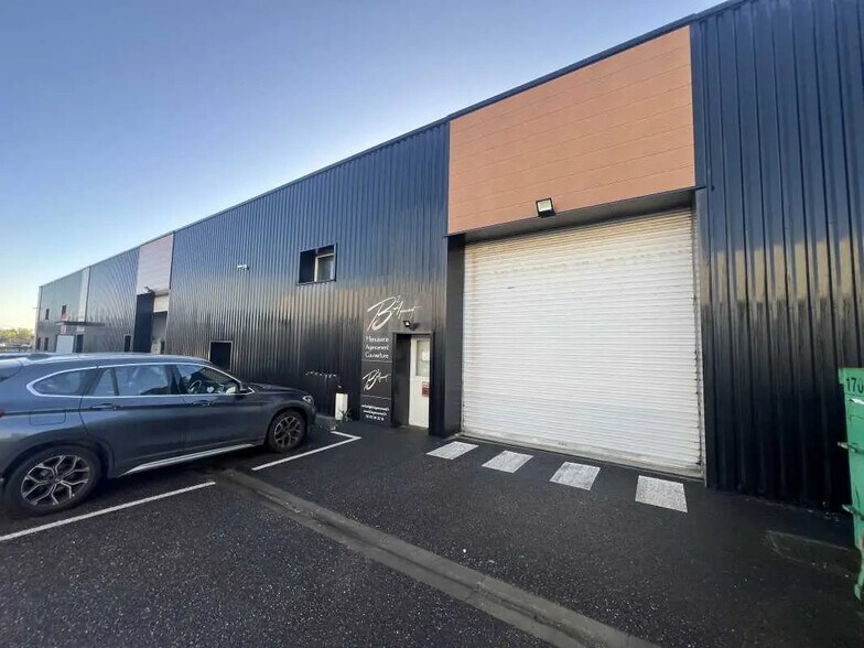 Flex dans Yvrac à louer - Photo du bâtiment - Image 1 de 1