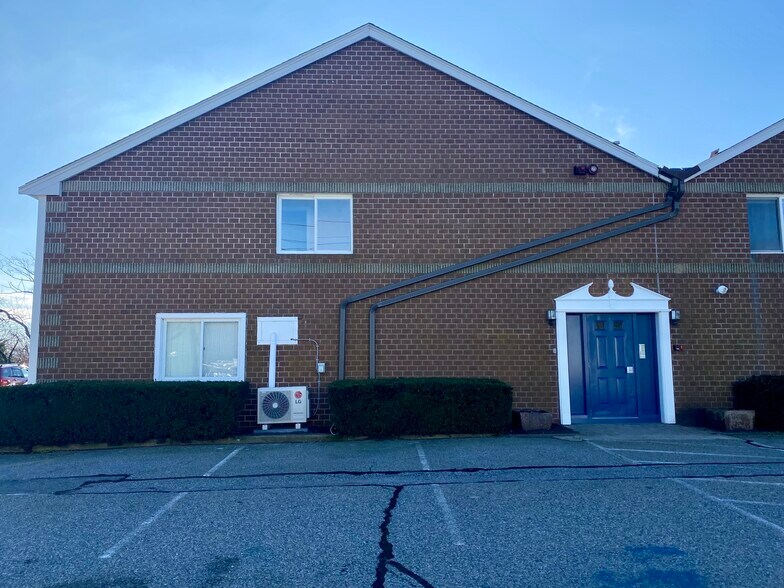 1676 E Main Rd, Portsmouth, RI à louer - Photo du bâtiment - Image 2 de 4