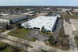 700-730 Anthony Trl, Northbrook, IL - AERIAL  map view