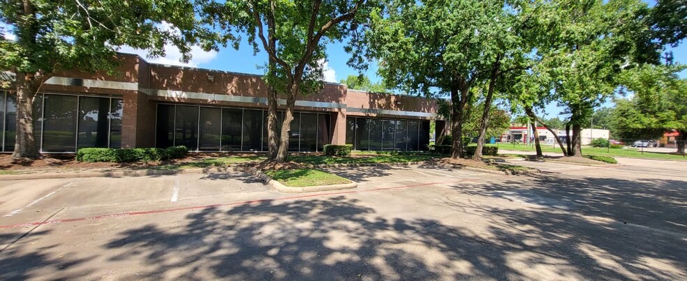 211-285 W Airtex Blvd, Houston, TX for sale - Building Photo - Image 1 of 11