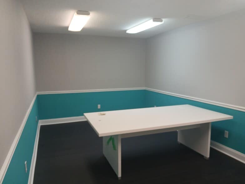 5290 Seminole Blvd, Saint Petersburg, FL for sale - Interior Photo - Image 2 of 37