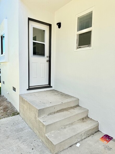 1112 E Imperial Ave, El Segundo, CA for sale - Building Photo - Image 2 of 11
