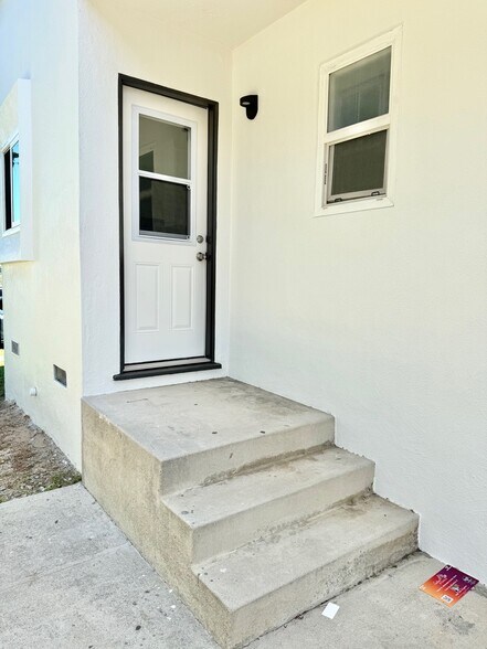 1112 E Imperial Ave, El Segundo, CA à vendre - Photo du bâtiment - Image 2 de 11