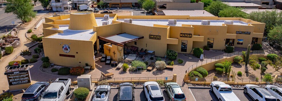6501 N Cave Creek Rd, Cave Creek, AZ à louer - Photo du bâtiment - Image 2 de 4