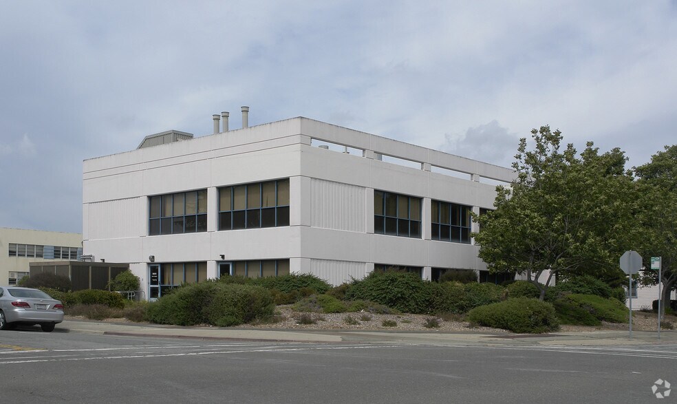 851 W Midway Ave, Alameda, CA à vendre - Photo du bâtiment - Image 2 de 11