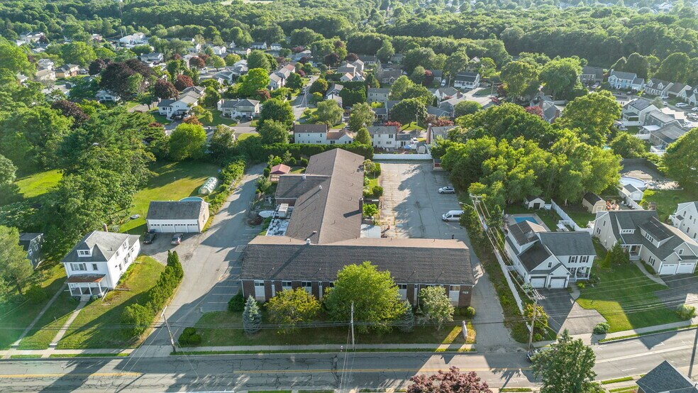 1123 Rockdale Ave, New Bedford, MA à vendre - Photo du bâtiment - Image 3 de 62