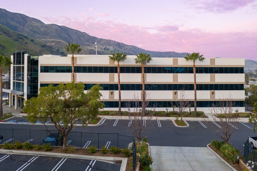 4740 Green River Rd, Corona, CA for lease - Building Photo - Image 2 of 9