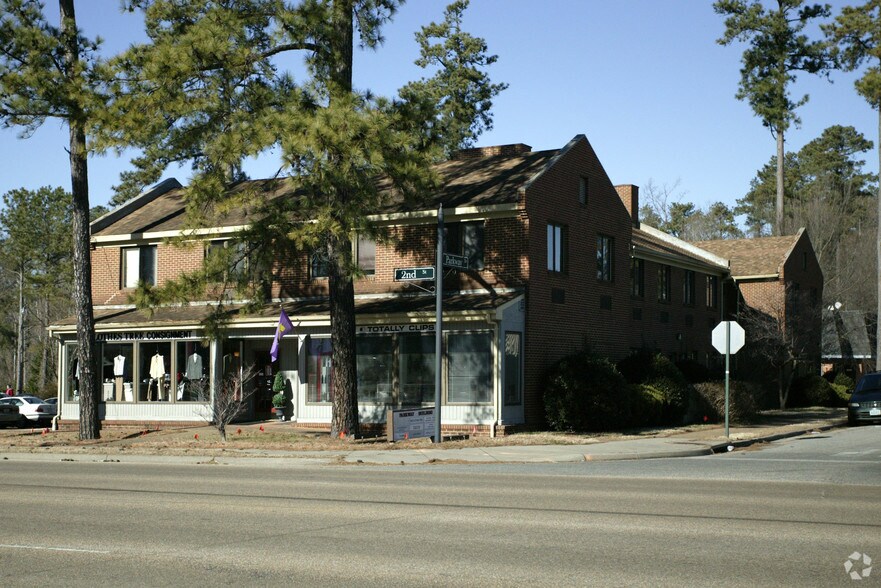 160-170 2nd St, Williamsburg, VA à louer - Photo du bâtiment - Image 3 de 9