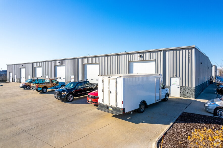 808 SW Cherry St, Ankeny, IA for lease - Building Photo - Image 3 of 5