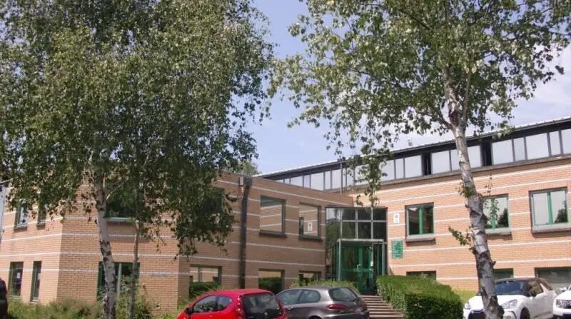 Rue Albert Einstein, Champs-sur-Marne for lease - Building Photo - Image 1 of 6