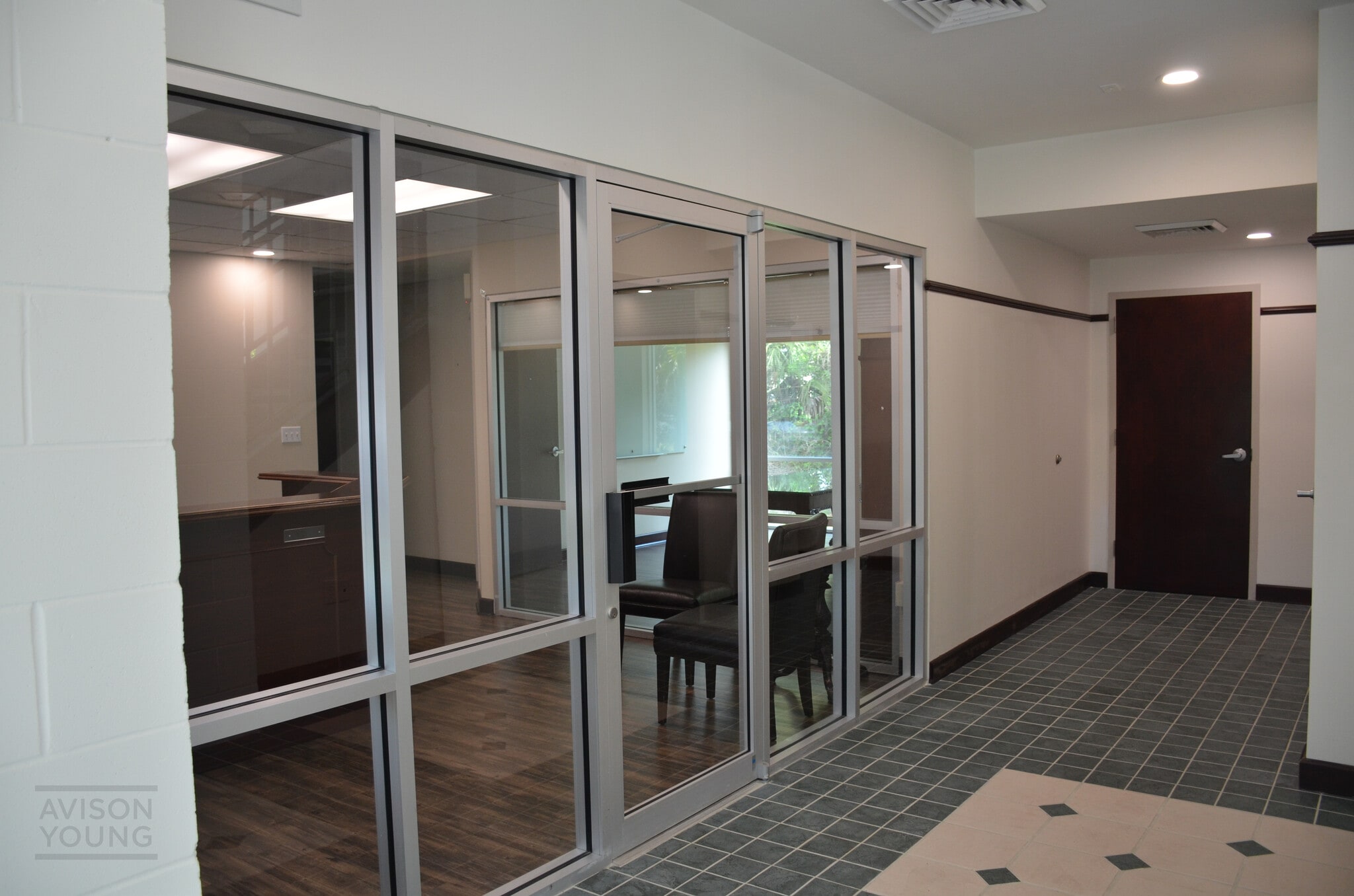 665 W Warren Ave, Longwood, FL for lease Interior Photo- Image 1 of 7