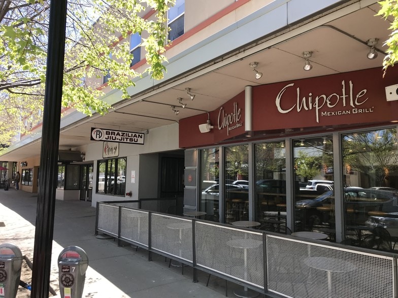 911 Massachusetts St, Lawrence, KS for lease - Building Photo - Image 1 of 8