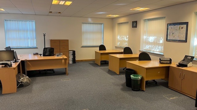 6 Timothys Bridge Rd, Stratford Upon Avon for sale - Interior Photo - Image 3 of 7