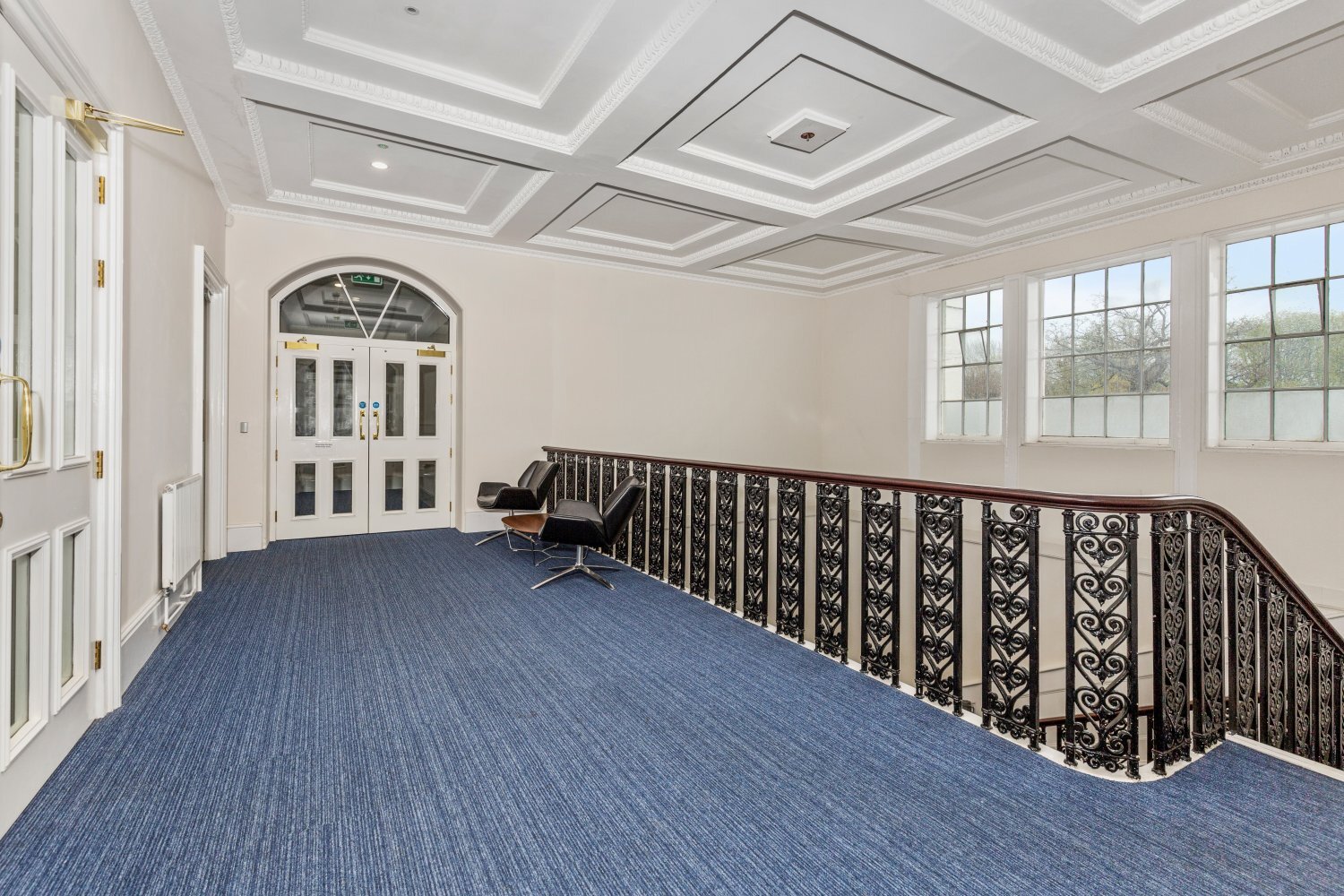 Wren Av, Uxbridge for lease Interior Photo- Image 1 of 6