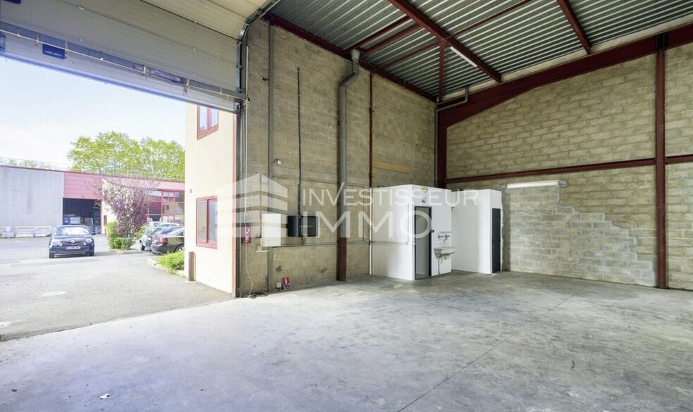 Flex in Bondoufle for lease - Building Photo - Image 3 of 5